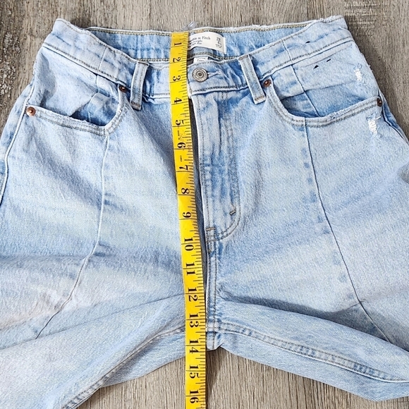 Abercrombie & Fitch The 90s Straight Ultra High Rise Jeans - Picture 12 of 13